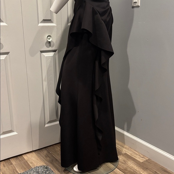 NWOT Xscape scuba ruffle one shoulder gown - Picture 9 of 13